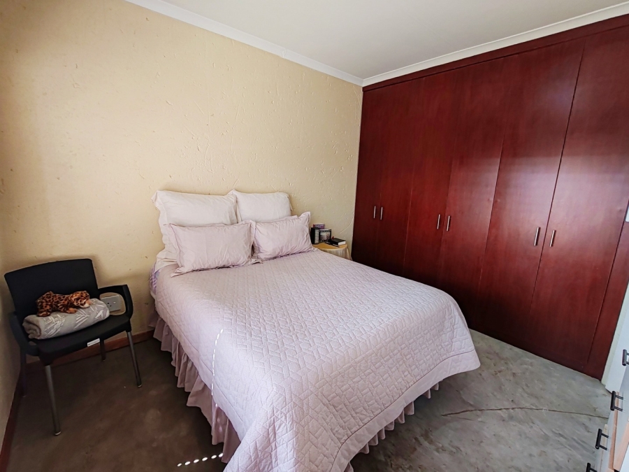 2 Bedroom Property for Sale in Potchefstroom North West
